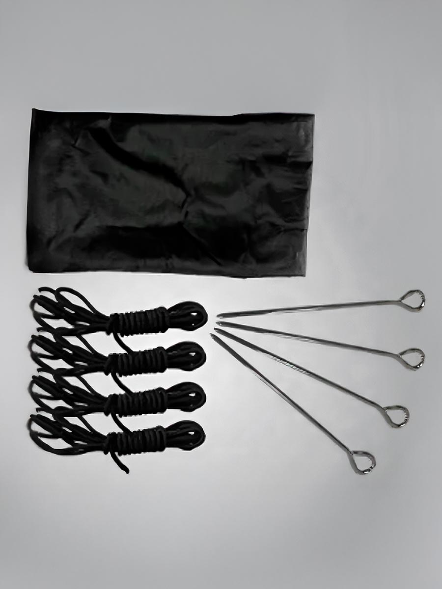 Vientos con tensores y piquetas para anclaje al suelo